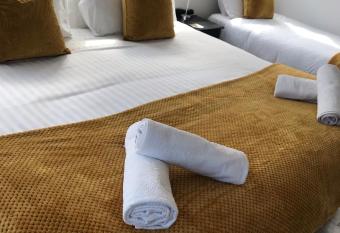 Ardmore Log Cabins allows 18 year olds to book a room