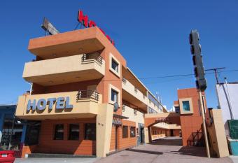 Hotel Aqua Rio allows 18 year olds to book a room