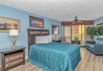 Angled Oceanview Suite - Caravelle Tower 329 - Sleeps 5 Guests allows 18 year olds to book a room