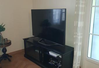 Appartement    Dieppe    100m de la plage allows 18 year olds to book a room