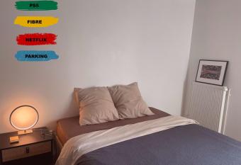 Le Mayer Moderne calme Lumineux Confortable Tours has Balcony rooms