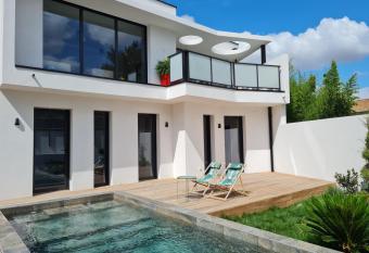 Villa NC30 , chambres privatives deluxe has Balcony rooms