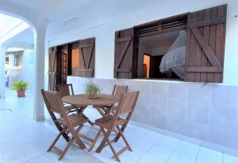 Mimi allows 18 year olds to book a room