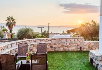 Kelly s Sunset Apartment 2 Kalamata has Balcony rooms