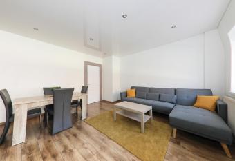 Duplex atypique proche gare & centre ville allows 18 year olds to book a room