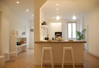 Appartamento La Corte del Castello allows 18 year olds to book a room