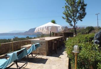 Aphrodite View has rooms with a private hot tub