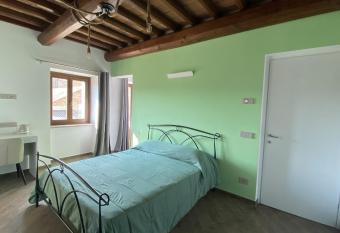 Cascina il Germoglio has Balcony rooms