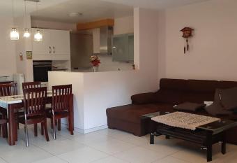 Entire new house nearby Zaventem easily reaching Brussels or Leuven in 20 minutes has Balcony rooms