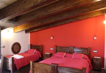 The Chalet, guest house has Balcony rooms