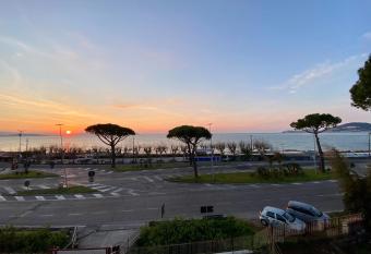 il riflesso del Mare - Belvedere su Gaeta con parcheggio privato has Balcony rooms