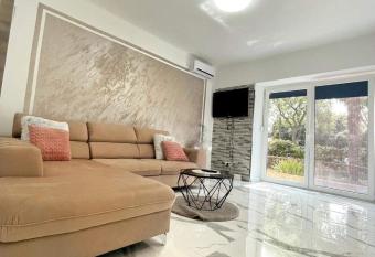 Luxury Apartment ASIA 2 Rijeka has Balcony rooms