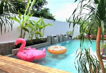 THE OASIS 4BR Private Pool Pet-Friendly Villa Vimala Hills allows 18 year olds to book a room