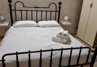 Guest House Alifla  has Balcony rooms