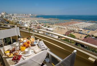 Park Hotel has Balcony rooms