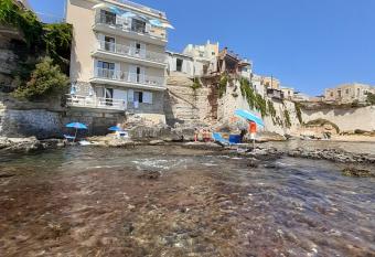 Giuggiulena has Balcony rooms