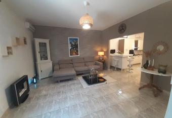 Casa Edera vicino al Mare has Balcony rooms