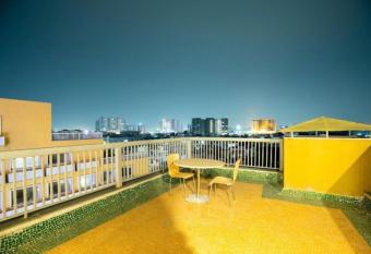 Kaviya Hotel has Smoking rooms