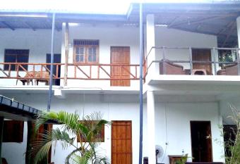 Vicky Point Group Safari Lodge has Balcony rooms