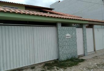 Cantinho da Beth  nia allows 18 year olds to book a room