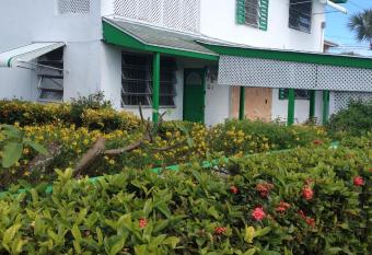 Rhonda's Abode1 and 2 has Balcony rooms