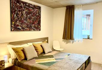 Regina Bed & Breakfast has Balcony rooms