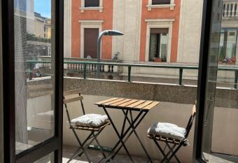 La Dolce Vita - Buenos Aires allows 18 year olds to book a room