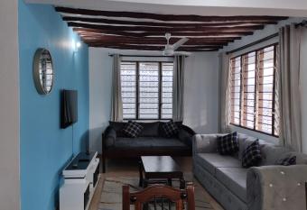 Jameela House Diani Beach, comfortably sleeps 7-8, Spa, Catering & Laundry available has Balcony rooms