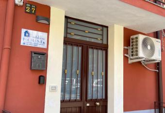 Pantaleone House has rooms with a private hot tub