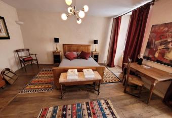 La Cressonni  re has Balcony rooms