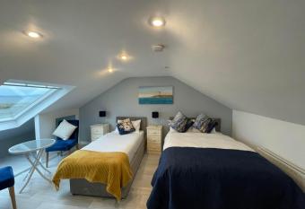 SeaClusion Barna allows 18 year olds to book a room