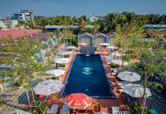 ChanDoung BunLeang Resort has Balcony rooms