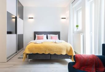 Design Triplex in the City Center with a Balcony allows 18 year olds to book a room