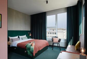 Basecamp Hotel Dortmund allows 18 year olds to book a room