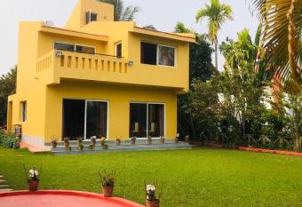 The Orchard House has Balcony rooms