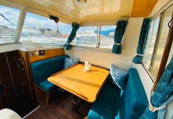 escapade deauvillaise vue mer allows 18 year olds to book a room