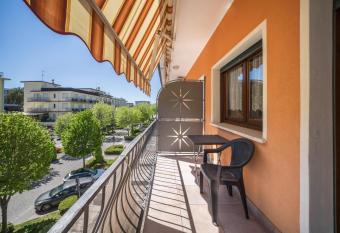 Appartamento Croce del Sud 8 has Balcony rooms
