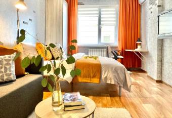              NEW YORK                                         allows 18 year olds to book a room