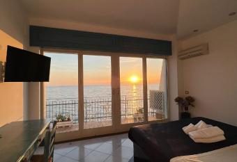 Residenza Mare di Sotto Sorrento has Balcony rooms