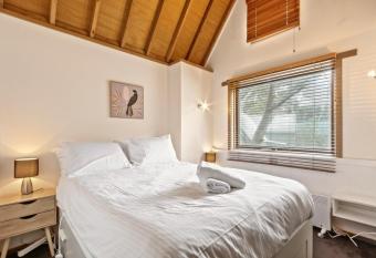 Bogong Jacks allows 18 year olds to book a room