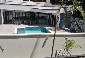 Hotel Oasis-Dream Holidays - La Petite France allows 18 year olds to book a room