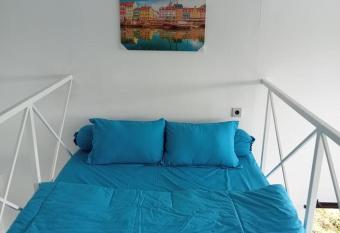 Baron Lighthouse Cottage & Eatery has Balcony rooms