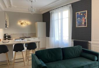 Appartement Vichy, 2 pi  ces, 2 personnes - FR-1-489-362 has Balcony rooms