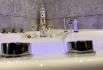 Hotel Europa Varese allows 18 year olds to book a room