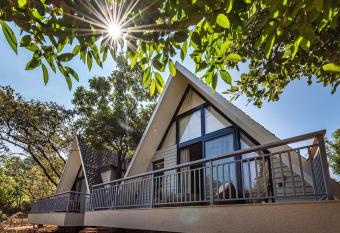 SaffronStays Hillside Harriers, Lonavala - A Frame chalets with bathtub for couples has Balcony rooms
