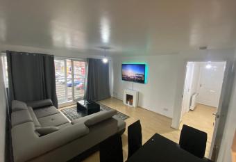 Prime central location 2bedApartmentSecure parking has Balcony rooms