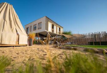 El Santuario allows 18 year olds to book a room