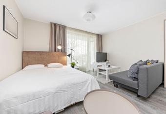 Studio Aisa 39 allows 18 year olds to book a room