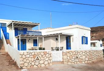 Seaside Residence Kiki Prassa,Kimolos has Balcony rooms