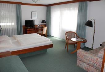 Haus Im Garten has Balcony rooms